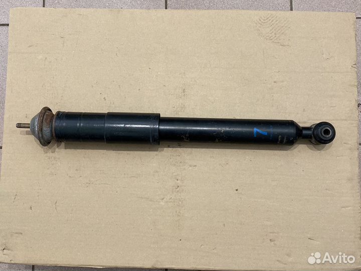 Амортизатор задний стойка зад Mercedes w140