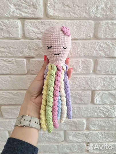 Вязаный осьминог ручная работа