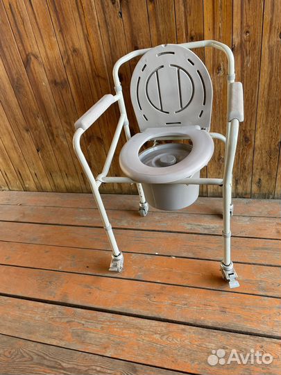 Кресло туалет на колесиках