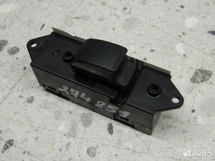 Кнопка стеклоподъемника Mitsubishi Pajero Pajero/M