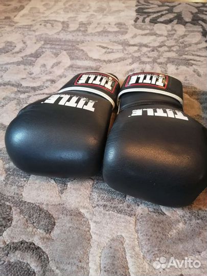 Боксерские перчатки title platinum 14oz