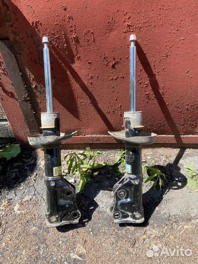 Продам стойки б/у Honda Civic 4d