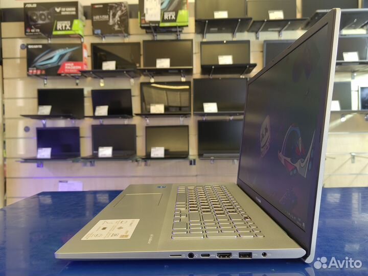 Ноутбук Asus с большим экраном Intel 512GB SSD