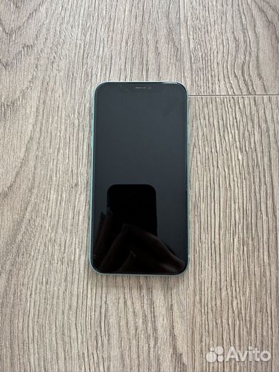 Телефон iPhone 11 64 gb