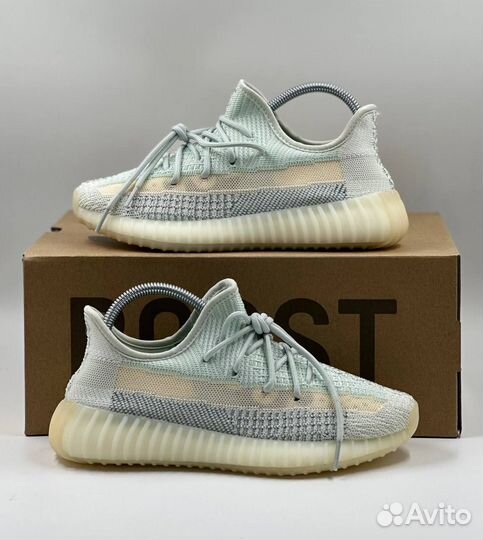 Кросовки женские Adidas Yeezy Boost 350