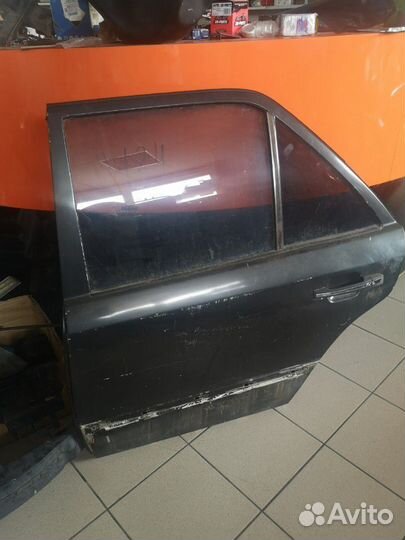 Дверь задняя левая w124