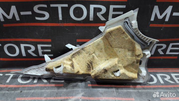 Обшивка стойки задняя левая Mercedes-Benz E-Class