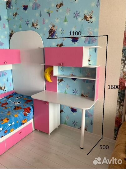 Продаю детский шкаф, кровать с матрасом, стол