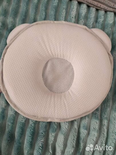 Комбинезон, ортопедическая подушка и другое