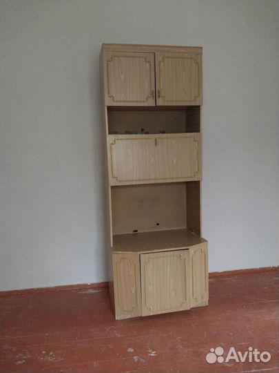 Шкаф и сервант