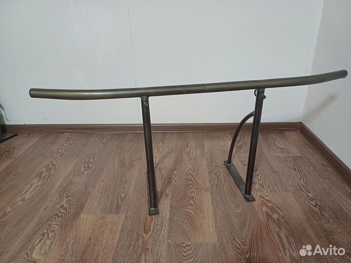 Турник настенный