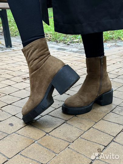 Ботильоны от бренда 