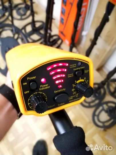 Металлоискатель Глубина 1.8м. новый