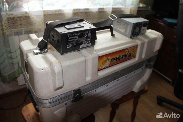 Инкубатор автоматический для вывода пчеломаток