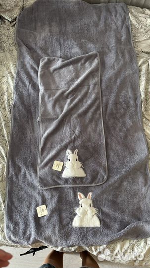 Набор детских полотенец новый