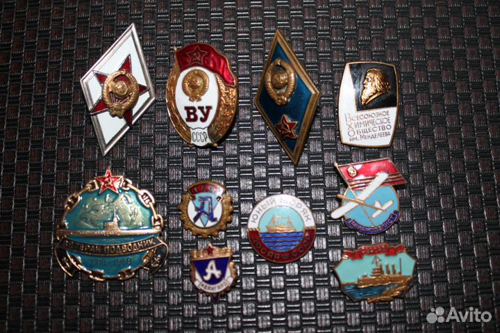 Звезда на бескозырку и значки