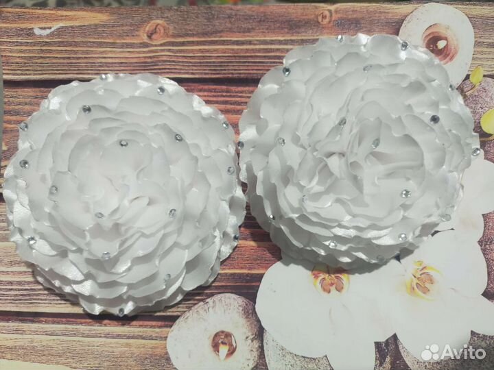 Большие белые резиночки ручной работы