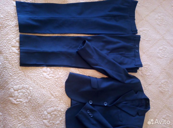 Костюм школьный для мальчика. Пиджак и двое брюк