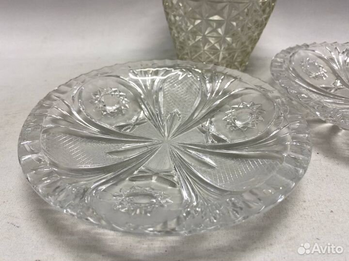 Хрустальное ведерко и 2 хрустальные тарелочки