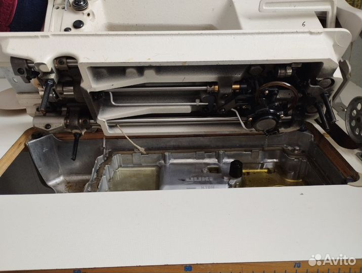 Juki DLN 5410 N швейная машина со столом