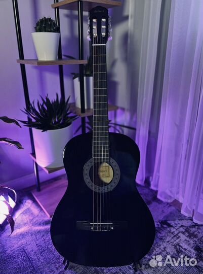 Гитара новая