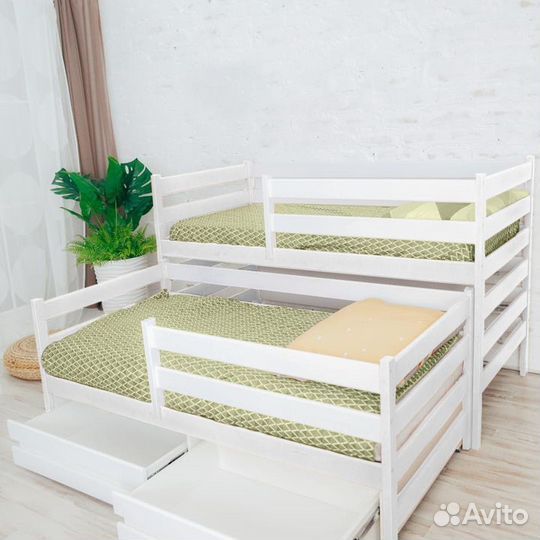 Кроватка с доп. местом из массива для малыша матре
