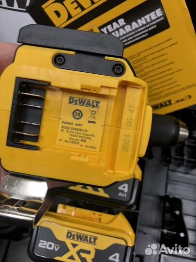 Аккумуляторный шуруповерт Dewalt DCD805 М2T