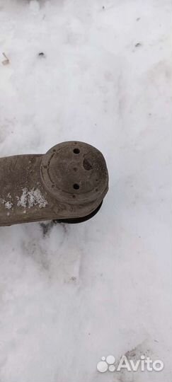 Рычаги передние нижние Кадилак SRX 2010-2015 год