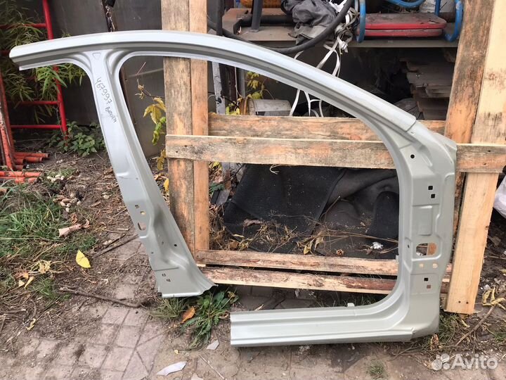Панель кузова боковая правая LADA Vesta