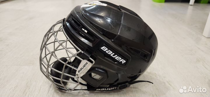 Шлем хоккейный Bauer, коньки хоккейные Bauer