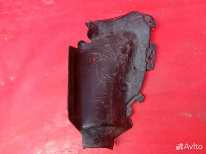 Воздуховод радиатора правый Mercedes Glc X253