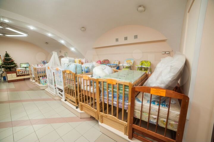 Торговое помещение, 317 м²