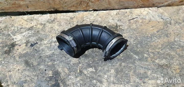 Патрубок воздушного фильтра Opel Astra J GTC 2012