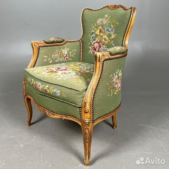 Кресло в стиле рококо