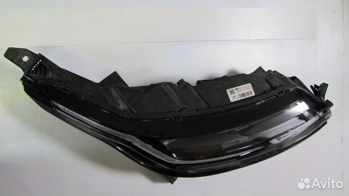 Range Rover Velar фара правая