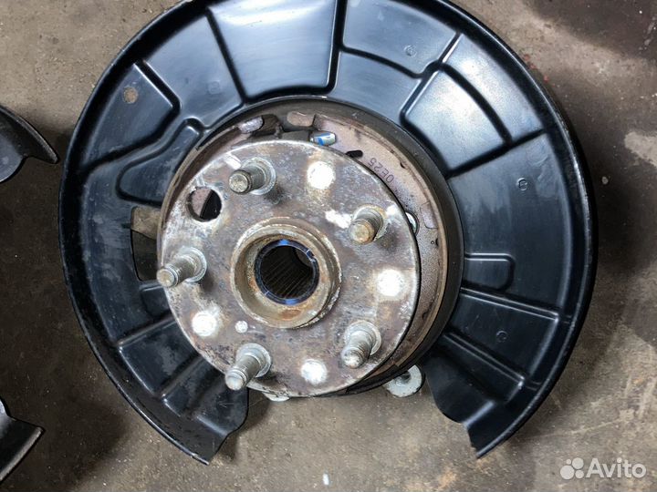 Задний кулак Lexus LS460 LS лс 460 600 LS600h 09г