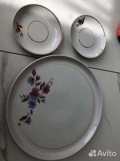 Тарелка и блюдца