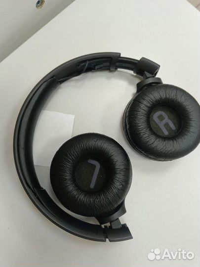 Беспроводные наушники jbl