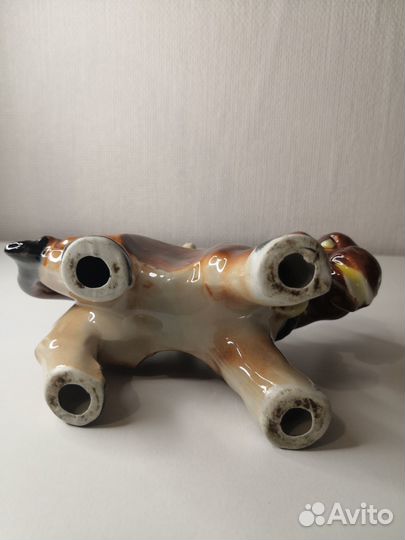 Три фарфоровые статуэтки