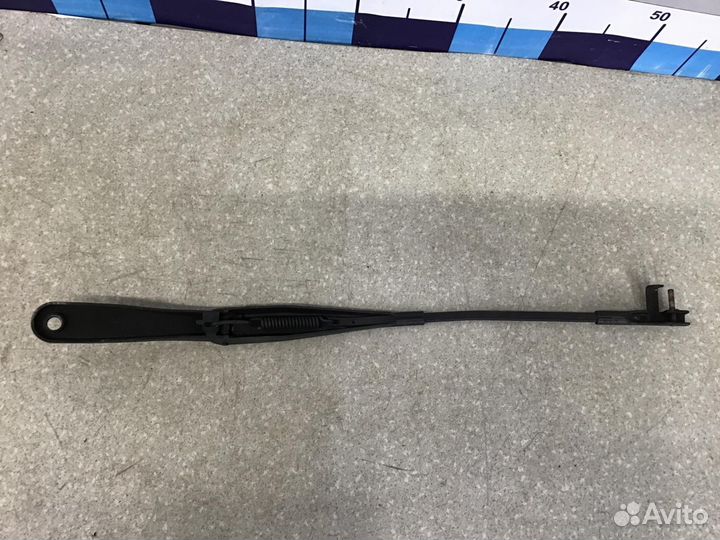 Поводок стеклоочистителя передний левый Opel Astra