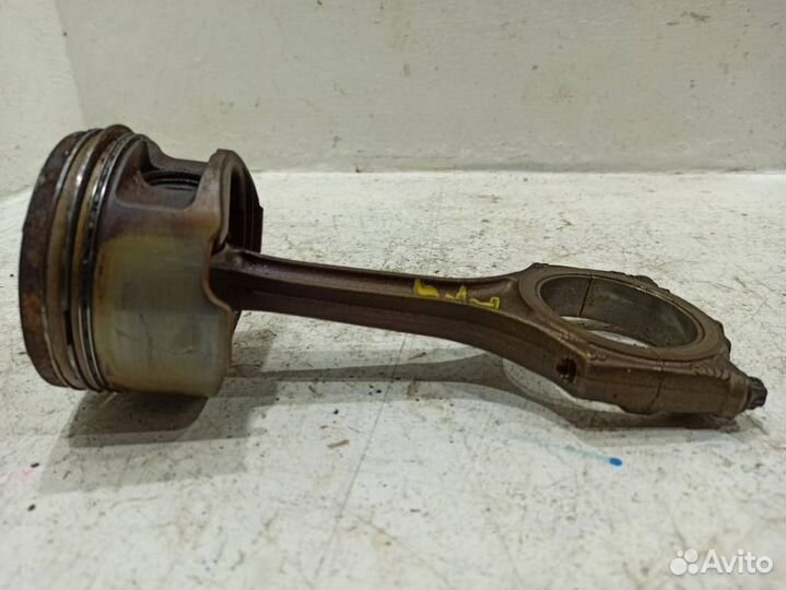 Поршень с шатуном AXQ