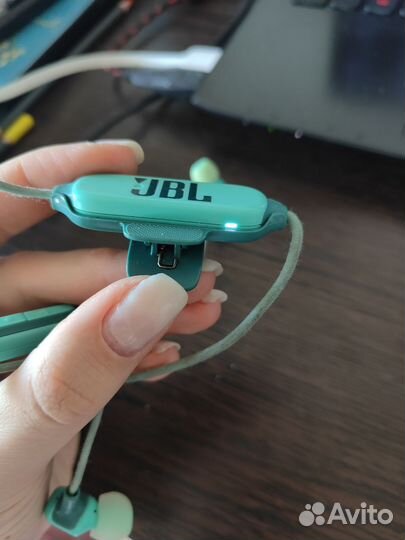 Беспроводные наушники JBL E25BT