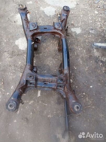 Балка подвески задняя Suzuki Grand Vitara 3 J20A