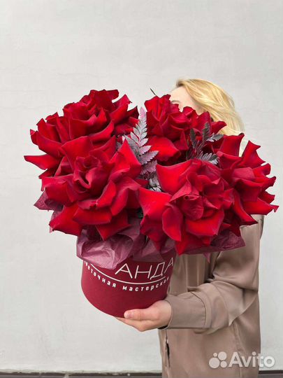 Ажурные розы в коробке