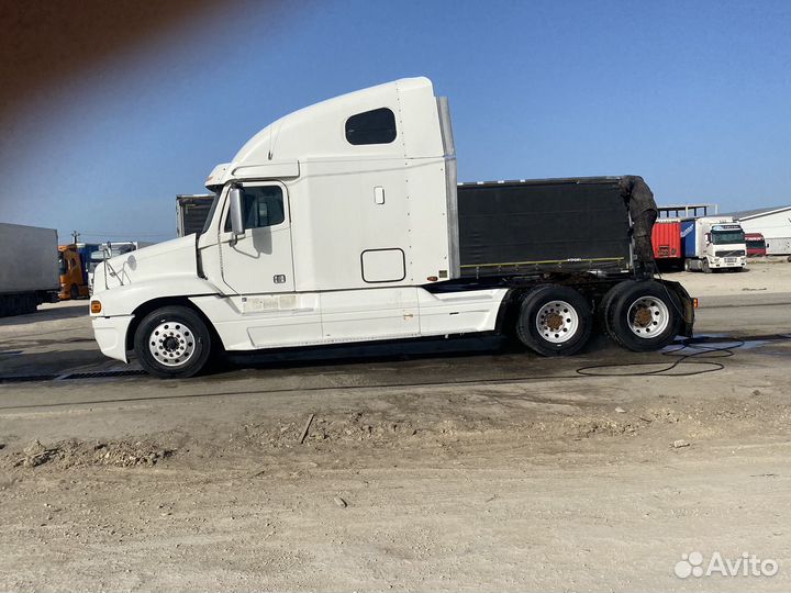 Freightliner Century, 2004