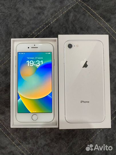 Телефон iPhone 8 64 гб