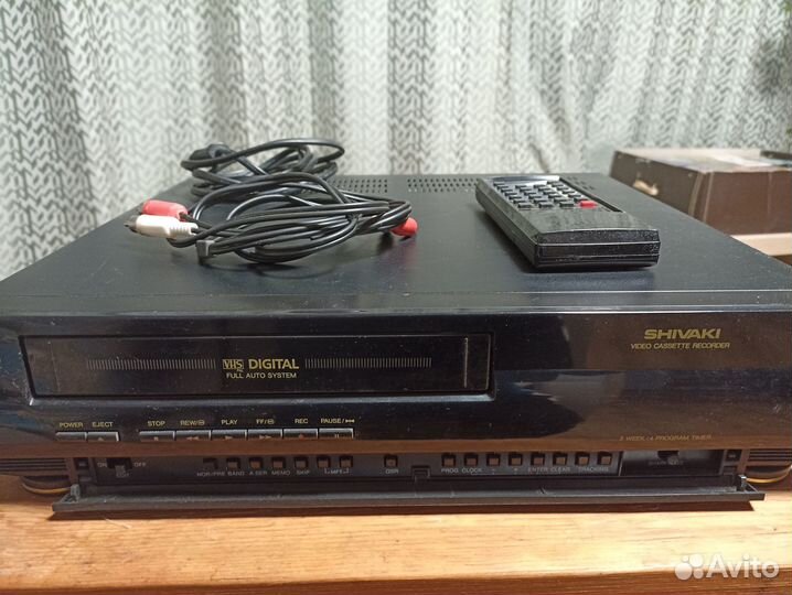 Видеомагнитофон shivaki + Видеокассеты VHS