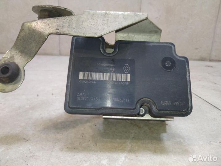 Блок ABS Renault Fluence L30R