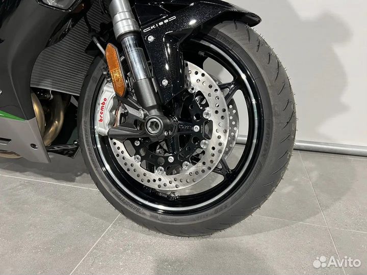 Kawasaki ninja H2 SX 2023 года