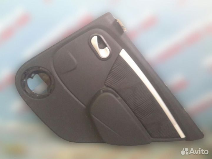 Обшивка двери задней правой Renault Sandero 2009